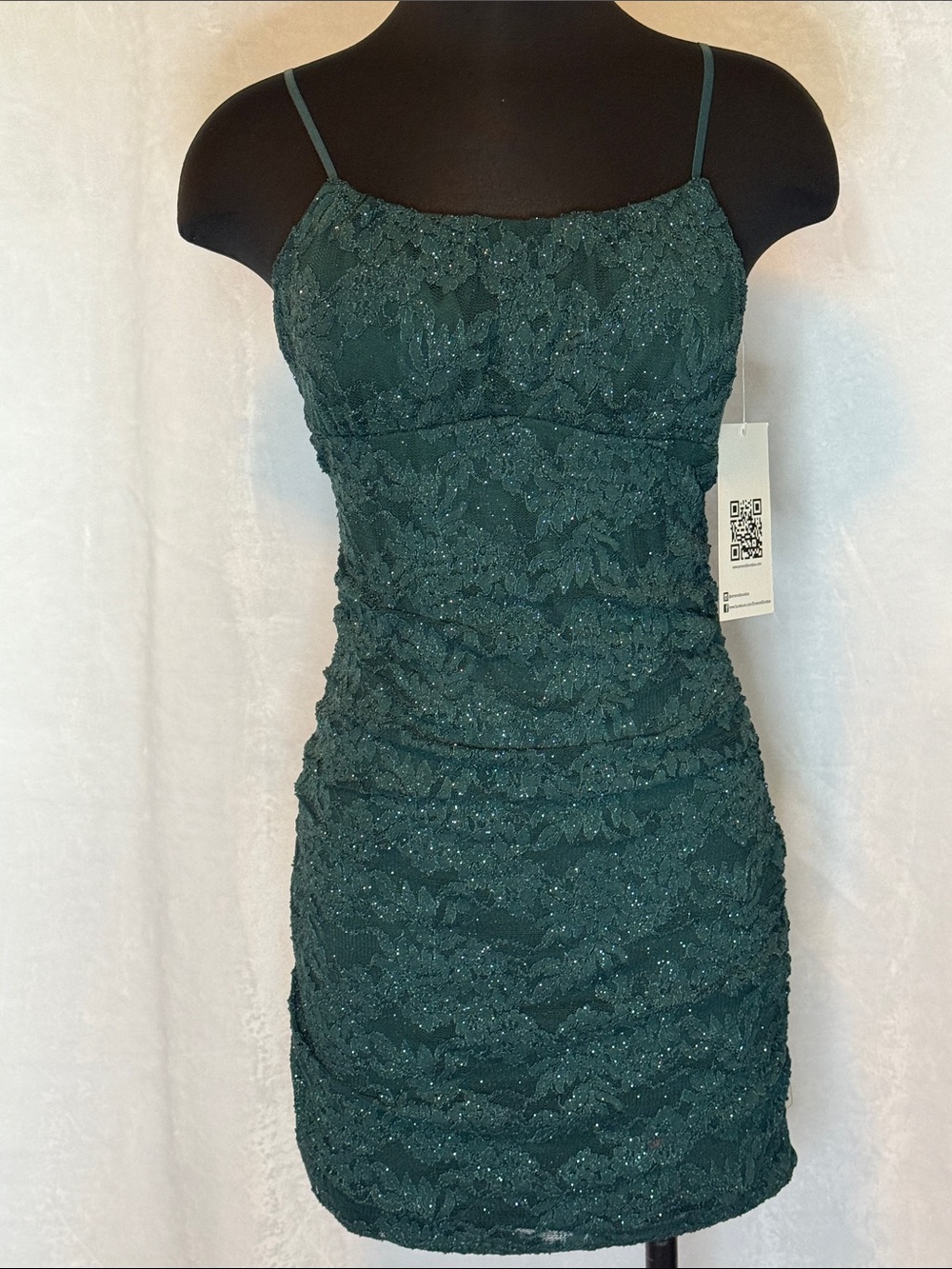 Spaghetti Strap Lace Bodycon Dress in hunter green